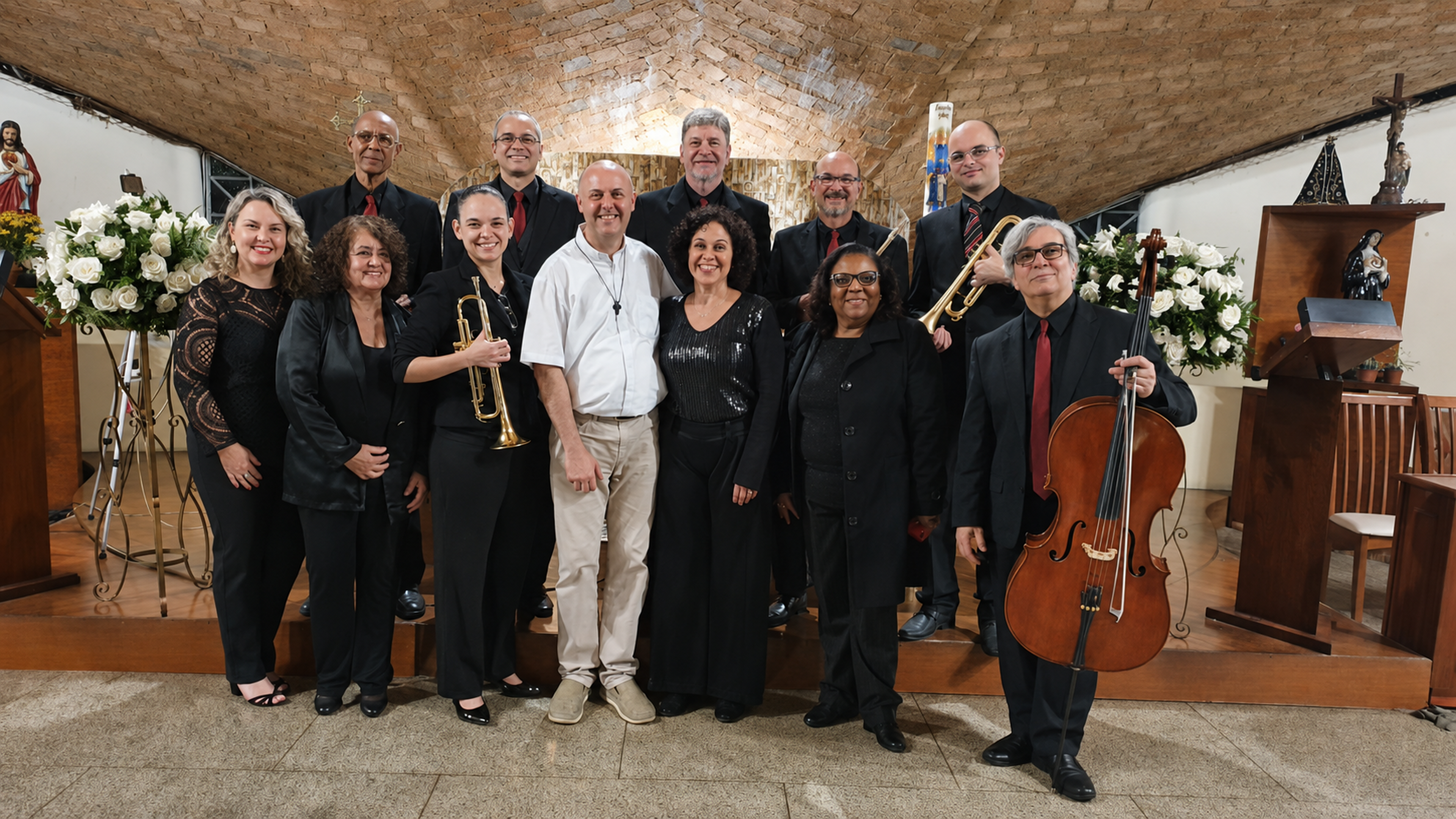 Grupo Valéria Barbosa reunido em uma celebração